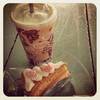 เค้กชากับชาเขียวนมปั่น ที่ ร้านอาหาร เอกเขนก กาญจนบุรี