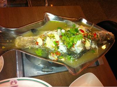 "ปลากระพงนึ่งมะนาว" ที่ ร้านอาหาร สมบูรณ์โภชนา อุดมสุข