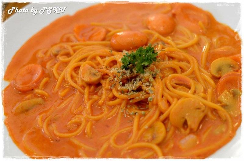 สปาเก็ตตี้ซอสปาปริก้า  50 บาท ที่ ร้านอาหาร Bake a wish สุขสวัสดิ์ 19