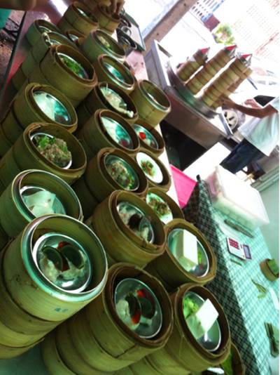 ติ่มซำมากมายเลือกไม่ถูก ที่ ร้านอาหาร เลตรัง