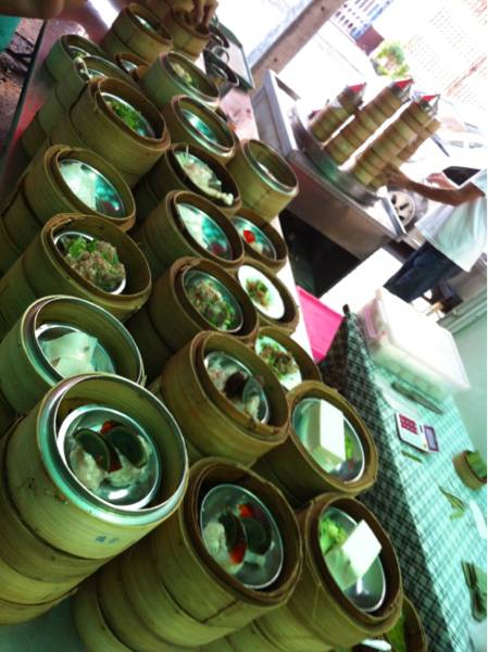 ติ่มซำมากมายเลือกไม่ถูก ที่ ร้านอาหาร เลตรัง