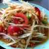 ส้มตำไทย ที่ ร้านอาหาร น้องพิม ริมหาดราไวย์
