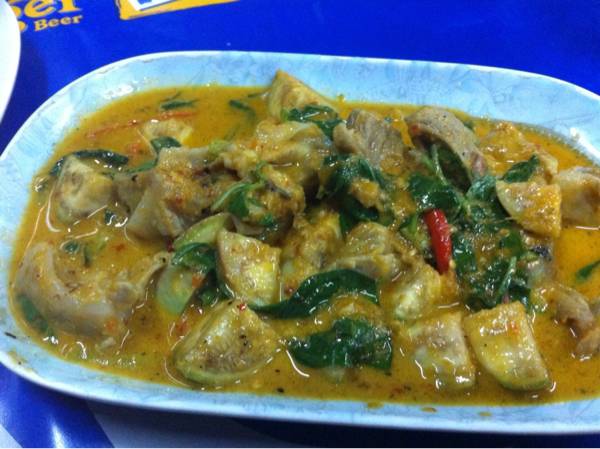 ซี่โครงอ่อนผัดเขียวหวาน ที่ ร้านอาหาร เส่ย