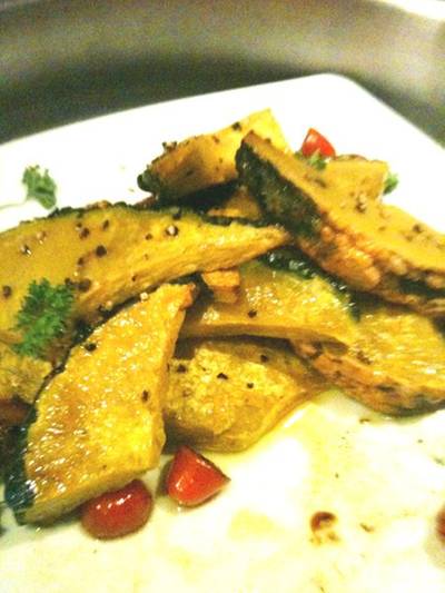 ฟักทองย่าง ที่ ร้านอาหาร Cafe de nimes Grand sukhumvit bangkok hotels