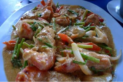 ภาพจากเวป กุ้งผัดผงกะหรี่ ที่ ร้านอาหาร ชูชกยิ้ม(กุ้งอบซอท)