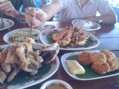 ร้านอาหาร ลานเท ร้านอาหาร ลานเท