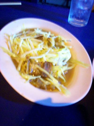 หมูกรอบผัดกุ๊ยช่ายขาว  ที่ ร้านอาหาร ก้าวหน้า