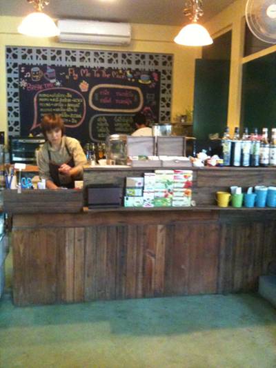 ร้านอาหาร Fly Me To The Moon (Chiangmai )