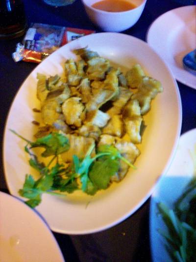หมูกรอบทอด ที่ ร้านอาหาร ก้าวหน้า