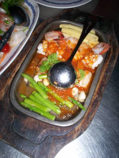 กุ้งผัดซอสเปรี้ยวหวาน ที่ ร้านอาหาร Riverside Bangkok