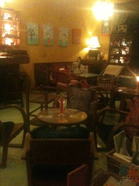 บรรยากาศร้าน ที่ ร้านอาหาร ร้านคุณนายตื่นสาย