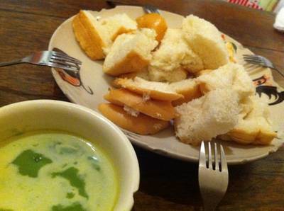 ขนมปังซาวน่า ที่ ร้านอาหาร ราย็อง