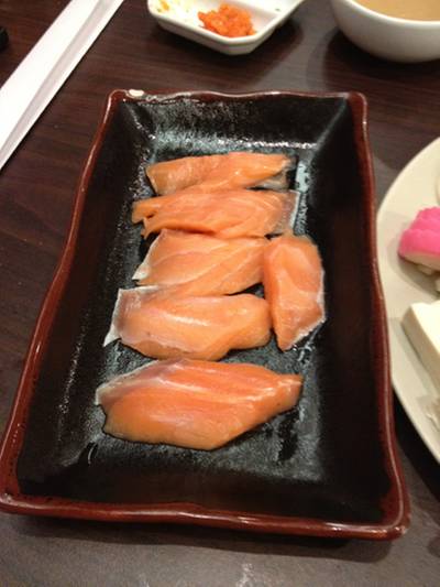 ปลาแซลมอน สำหรับลวกในน้ำซุป ที่ ร้านอาหาร Akiyoshi Asiatique