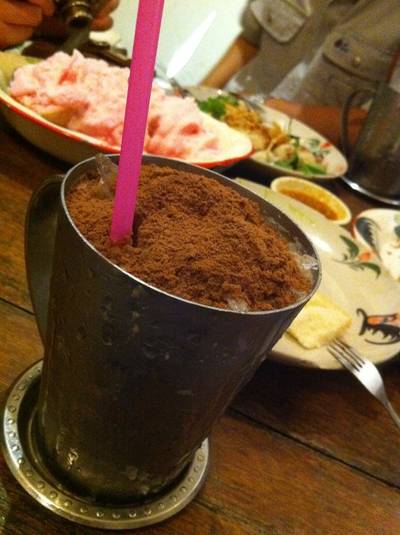 โอวัลตินภูเขาไฟ ที่ ร้านอาหาร ราย็อง