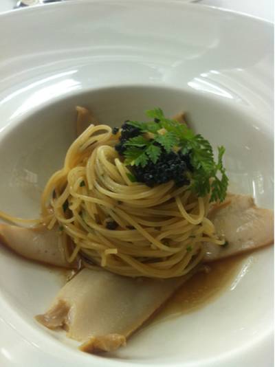 เป๋าฮื้อ คาเวียร์ ที่ ร้านอาหาร Water Library Chamchuree Square