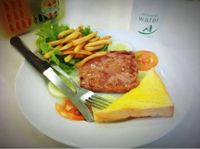 ร้านอาหาร สเต็กลุงหนวด