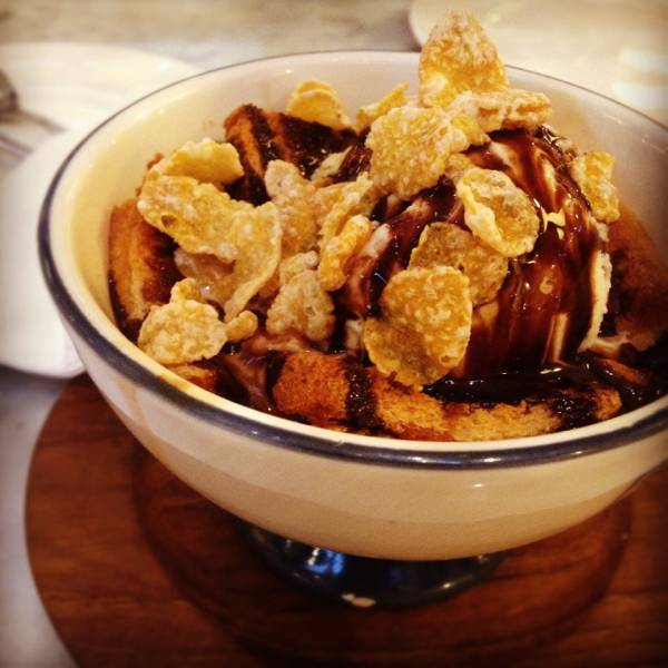 เบรดพุดดิ้งอุ่นๆ กับไอติม ราดคาราเมลหอมๆ

yummm ที่ ร้านอาหาร On the table tokyo café Central World