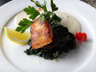 Salmon Steak ที่ ร้านอาหาร Peppery Barrel Bistro & Wine bar