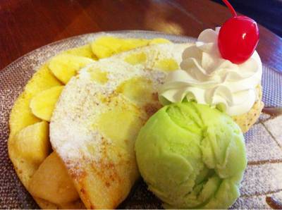 เครปเค้ก กล้วยหอม แนะนำให้สั่งไอศรีมพร้อมกันไปด้วยไม่งั้นอาจไม่ถูกใจ ที่ ร้านอาหาร Nine Cool