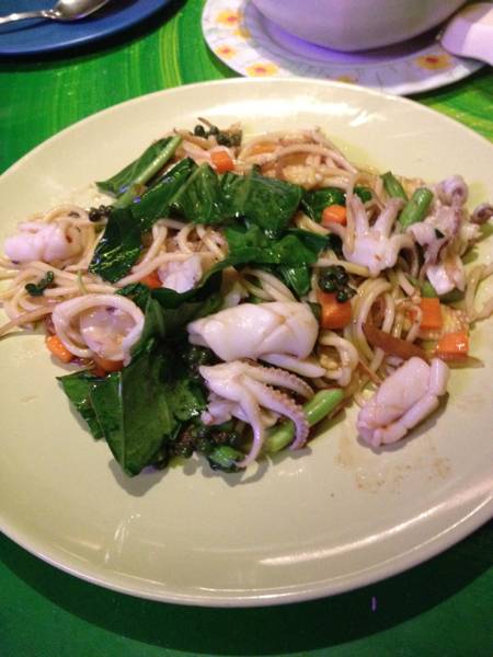 ร้านอาหาร บ้านสวนกลางซอย