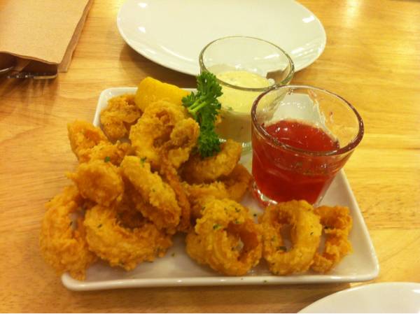 คาลามารี อร่อยมากกก เยอะจนอิ่มเรยยย ที่ ร้านอาหาร HAP de NOUS The Promenade