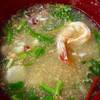 ต้มยำกุ้งหมึกน้ำใส ที่ ร้านอาหาร น้องแสตมป์