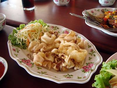 ร้านอาหาร เรือนสักประดู่