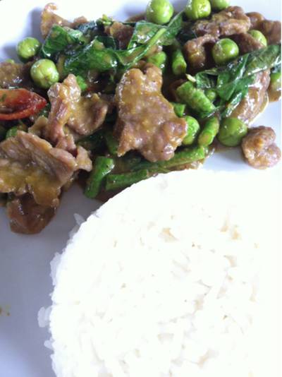 ข้าวราดเขียวหวานเนื้อ เนื้อนุ่มมาก รสชาติกลมกล่อม อืม กับเยอะกว่าข้าวชอบมากครับ ที่ ร้านอาหาร เจี๊ยะไต๋ ข้าวราดเขียวหวานเนื้อ เนื้อนุ่มมาก รสชาติกลมกล่อม อืม กับเยอะกว่าข้าวชอบมากครับ ที่ ร้านอาหาร เจี๊ยะไต๋