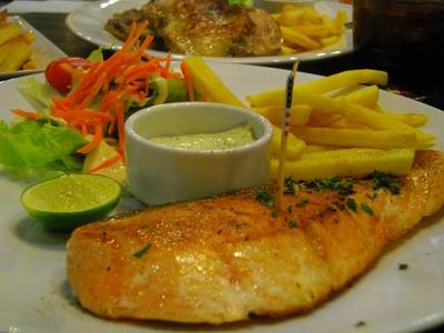 สเต็กแซลมอน ที่ ร้านอาหาร Santa Fe' Steak เซ็นทรัลเวิลด์