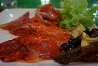 ไส้กรอกพาม่าแฮมรวม ที่ ร้านอาหาร Crostini Asiatiaque Asiatiaque