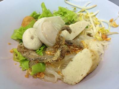 เส้นเล็กแห้ง ที่ ร้านอาหาร ล้งเล้ง 