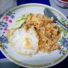 ข้าวผัดสันคอหมูซอสพริก ที่ ร้านอาหาร เจอาร์ อาหารไทย-จีน