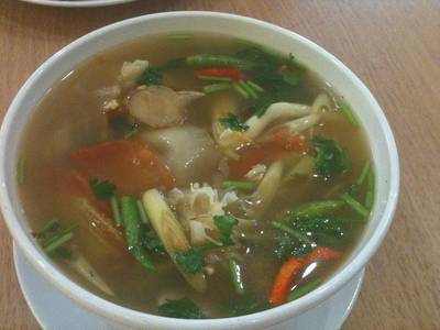 ต้มยำเห็ด รสชาติแซ่บกำลังดี ที่ ร้านอาหาร Loving Hut เลิฟวิ่งฮัท รามอินทรา 51