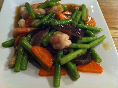 ผัดหน่อไม้ฝรั่ง รสชาดดีเหมือนหน้าตา ที่ ร้านอาหาร In The Box Bar Station ผัดหน่อไม้ฝรั่ง รสชาดดีเหมือนหน้าตา ที่ ร้านอาหาร In The Box Bar Station