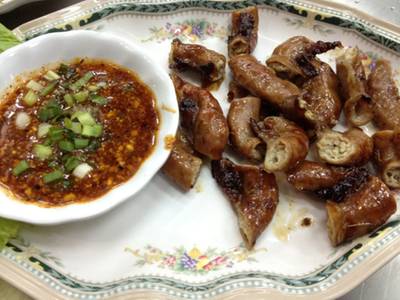 ไส้อ่อนย่าง ที่ ร้านอาหาร ลาบ 11 ราชพฤกษ์