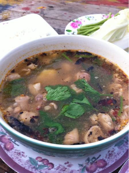 ต้มแซบ เครื่องในสะอาดไม่เหนียว ที่ ร้านอาหาร สุกัญญาหมูไก่หัน