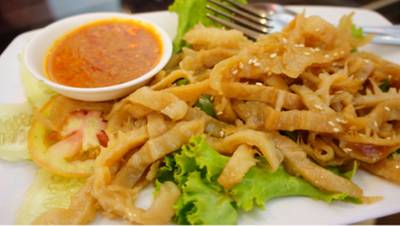 เพลิน ที่ ร้านอาหาร เพลิน ซีฟู้ด