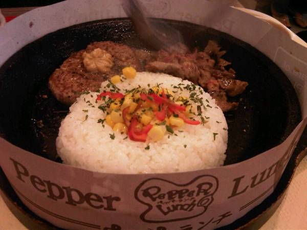 เมนูแฮมเบิร์ก+เนื้อยากินิกุ อร่อยมากจร้านำเหนอสำหรับคนชอบเนื้อในราคาย่อมเยาว์^^ ที่ ร้านอาหาร Pepper Lunch Fashion Island