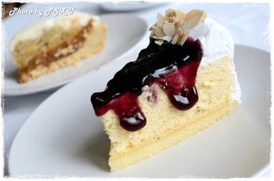 บลูเบอร์รี่ชีสเค้ก 110 บาท ที่ ร้านอาหาร Anna & Charlie's Cafe