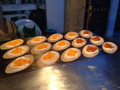 อร่อยเหมือนเดิม ที่ ร้านอาหาร ขนมเบื้องหวานผึ้งน้อย