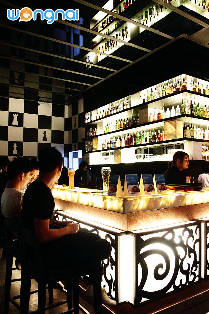 ร้านอาหาร Checkmate Bar & Bistro