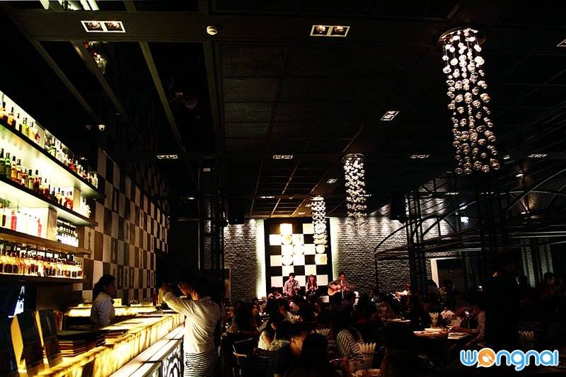 ร้านอาหาร Checkmate Bar & Bistro