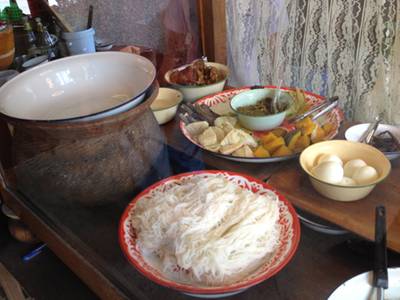 ร้านอาหาร ร้านอาหารข้างโรงหนัง