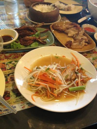 แซ่บจ้าาาา ที่ ร้านอาหาร แซ่บสะเด็ด อโศก