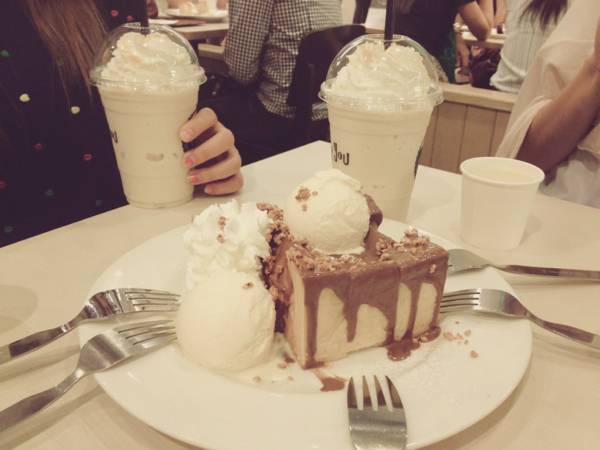 กินไม่หมดซะที ;) ที่ ร้านอาหาร After You Dessert Cafe Siam Paragon
