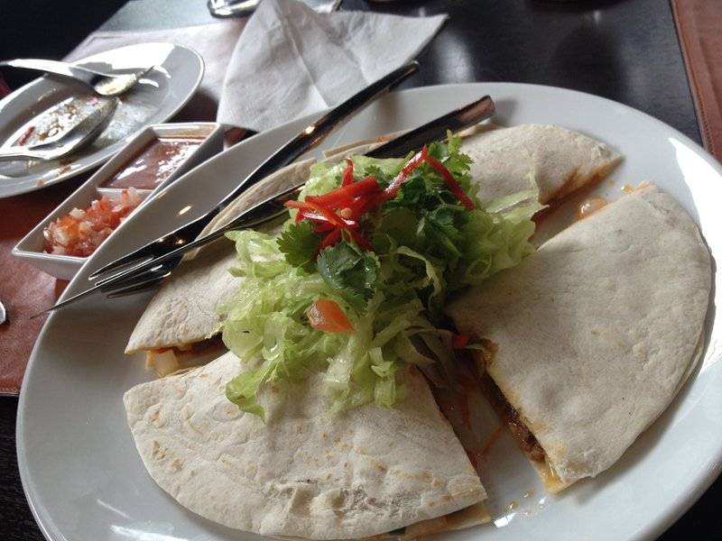 ทอร์ทิลย่า ที่ ร้านอาหาร Crystal Café