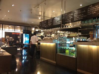 Greyhound Café @ Central ชิดลม ที่ ร้านอาหาร Greyhound Café Central ชิดลม