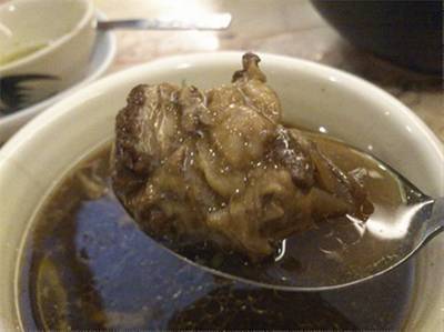 หมูเนื้อนิ่มเคี้ยวอร่อย ที่ ร้านอาหาร รสนิยม Siam Paragon