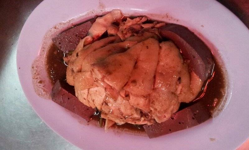 ไก่แป๊ะซะ ที่ ร้านอาหาร ปลาหมอสี