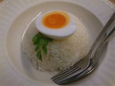 ข้าวสวยไข่ยางมะตูม ที่ ร้านอาหาร รสนิยม Siam Paragon